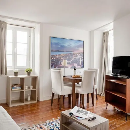 Cozy Nest In Santa Catarina * Lissabon
